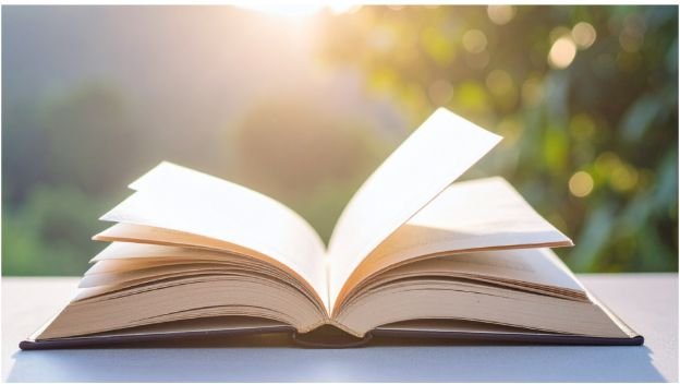 She Who Remains Book Review: A Fierce, Haunting Read