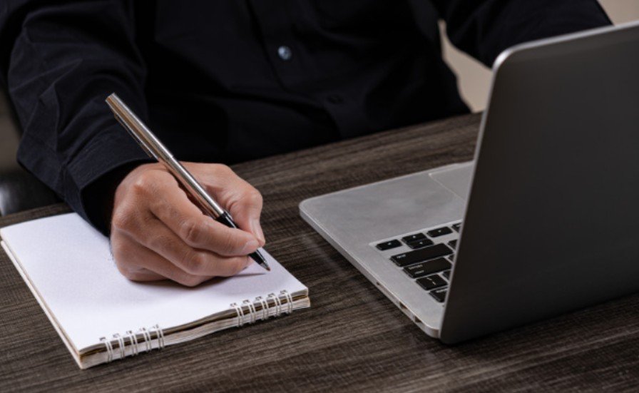 How to Write an Effective First Draft Without Getting Stuck